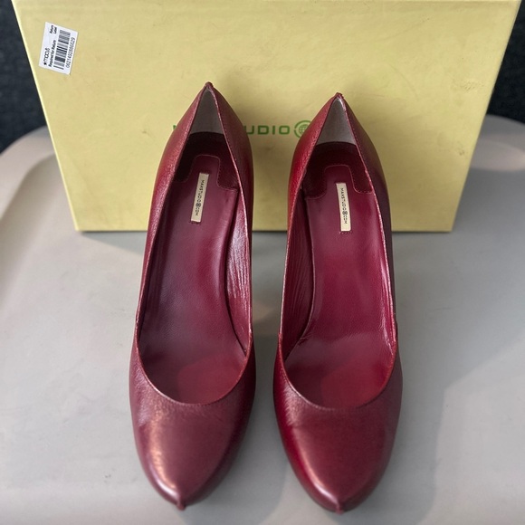 Max Studio Red Heels - Picture 1 of 8